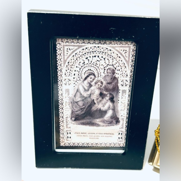 6-item Lot Religious Decor, Framed artwork, Rosary, crucifix Virgin Mary Jesus - Picture 4 of 13